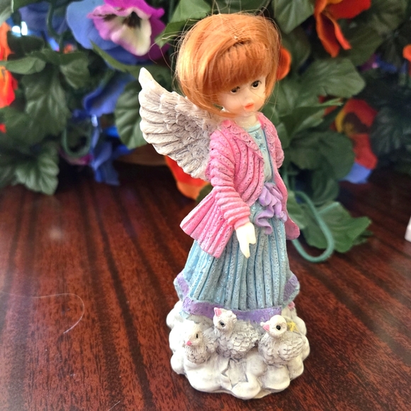 3 Sweet Miniture Angel Sculptures, 2 Blond, 1 Redhead, 5" High - Picture 3 of 8